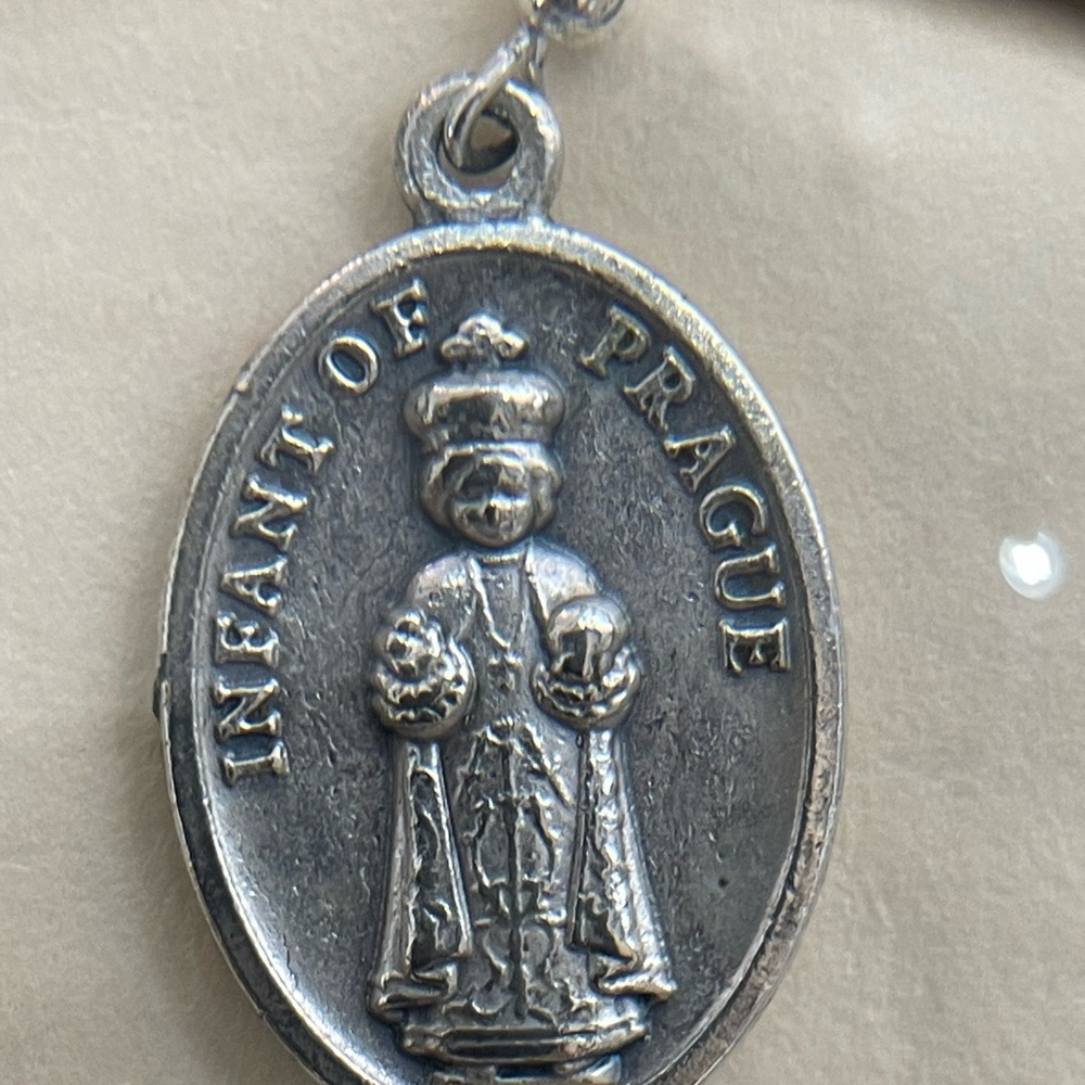 Pendant/earring Beijo Brasil Sacred Heart 'Italy'. Reverse,  Infant of Prague.